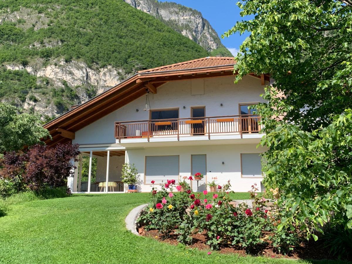 Haus Greti Lägenhet Magre all' Adige Exteriör bild